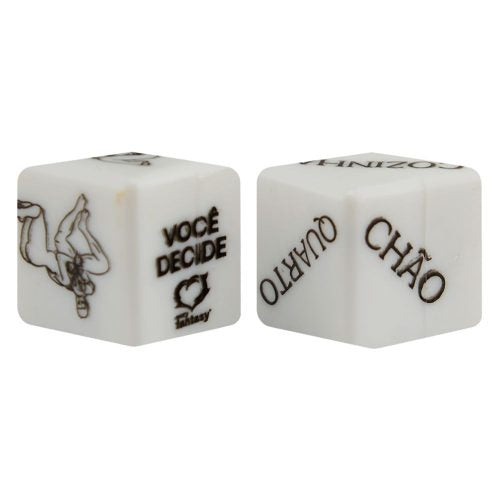 Dados Jogo do Prazer Hot Sexy Fantasy com 2 dadinhos para adultos, com posições, ações e locais. Uma brincadeira para casais deixarem os momentos a dois mais divertidos.